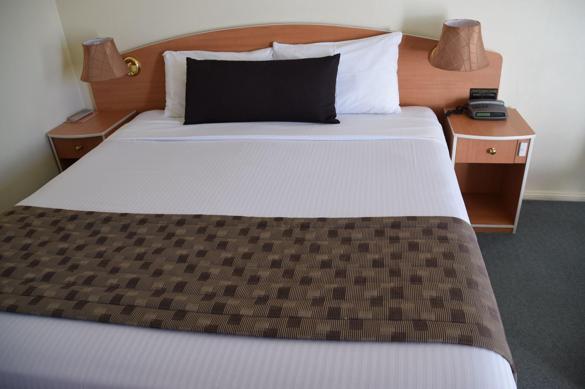 Best Western Coachman'S Inn Motel บาเทิร์สต์ ภายนอก รูปภาพ