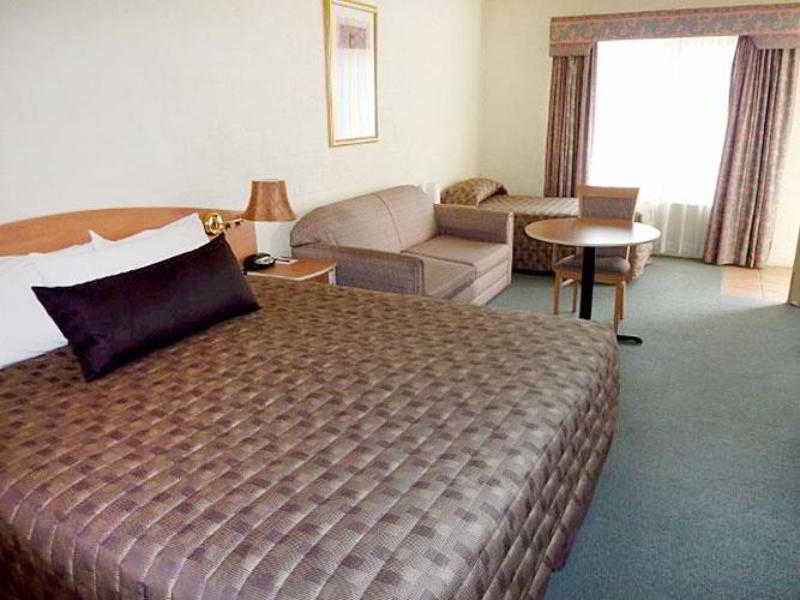 Best Western Coachman'S Inn Motel บาเทิร์สต์ ห้อง รูปภาพ