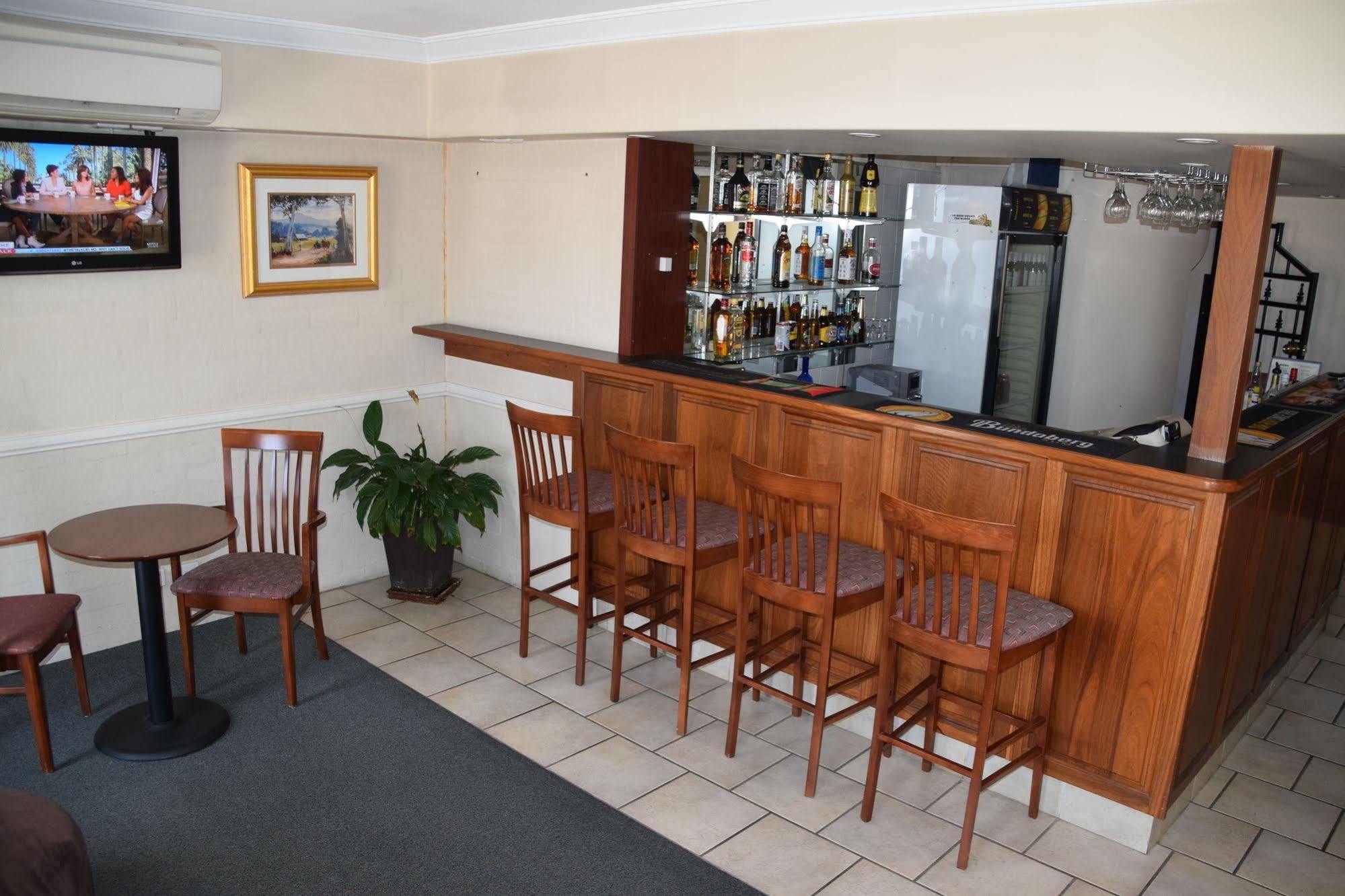 Best Western Coachman'S Inn Motel บาเทิร์สต์ ภายนอก รูปภาพ